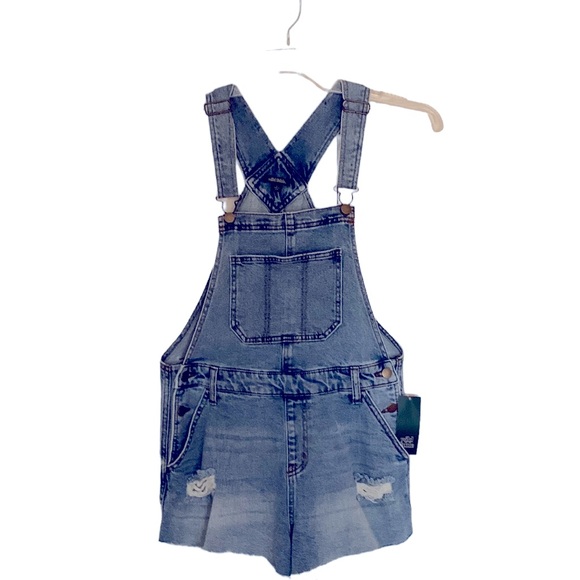 wild fable Pants - Wild Fable NWT , shortalls/overall shorts , distressed look, size S